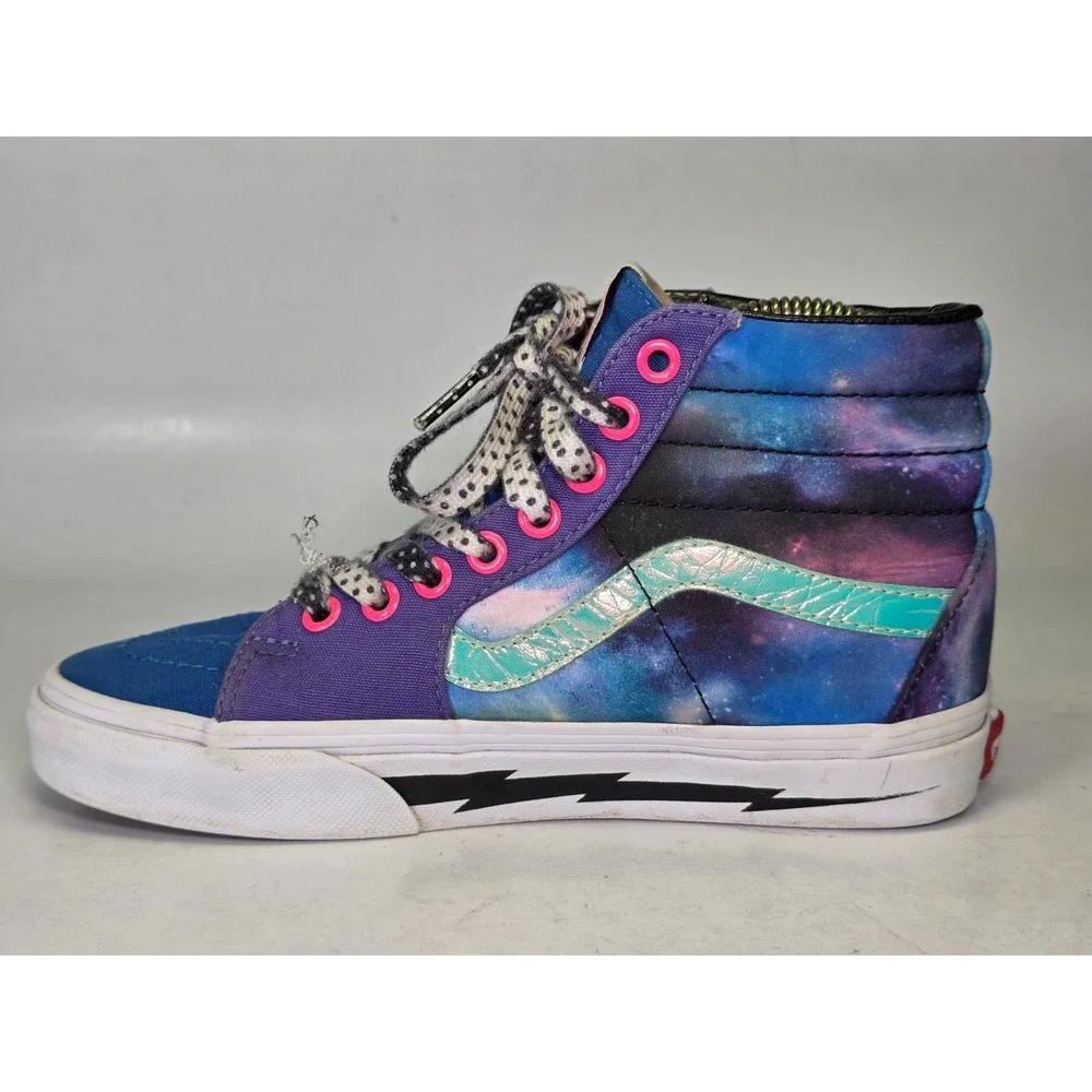 Vans has 2613